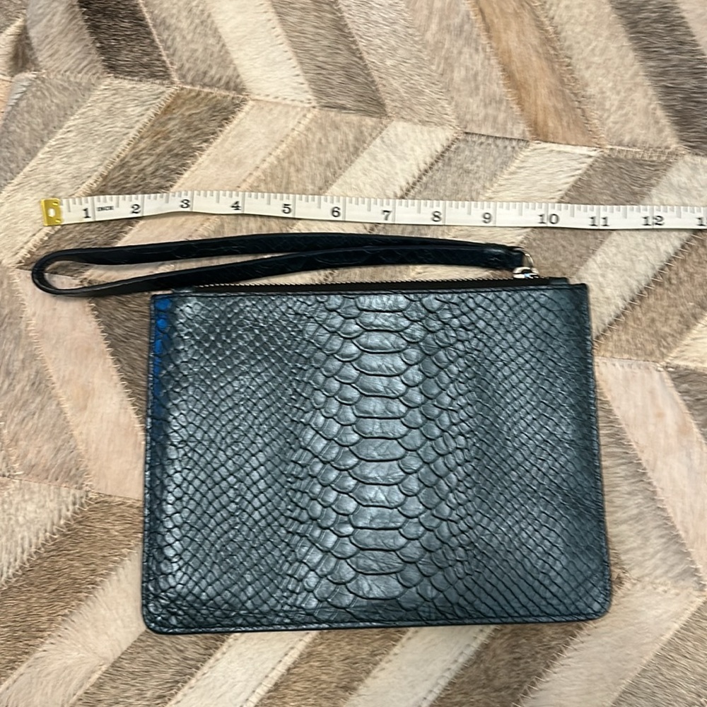 Blue leather wristlet - Picture 3 of 4